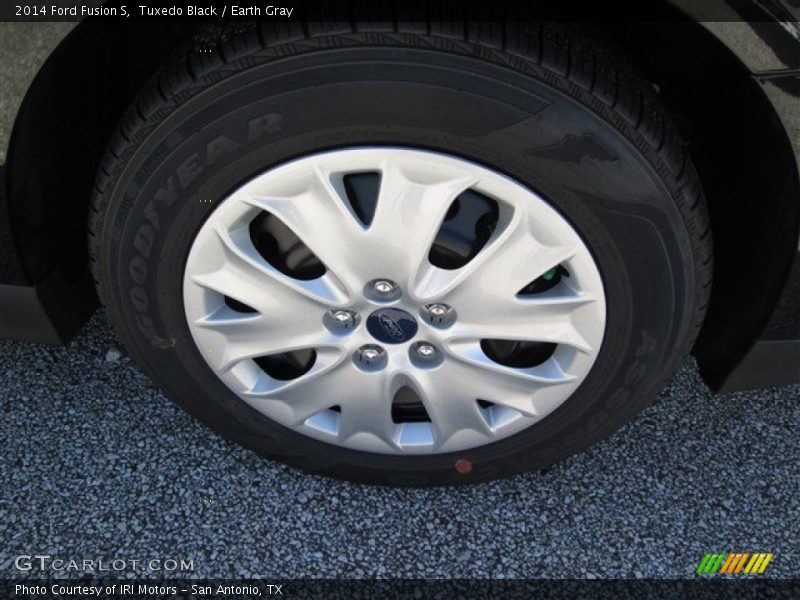 Tuxedo Black / Earth Gray 2014 Ford Fusion S