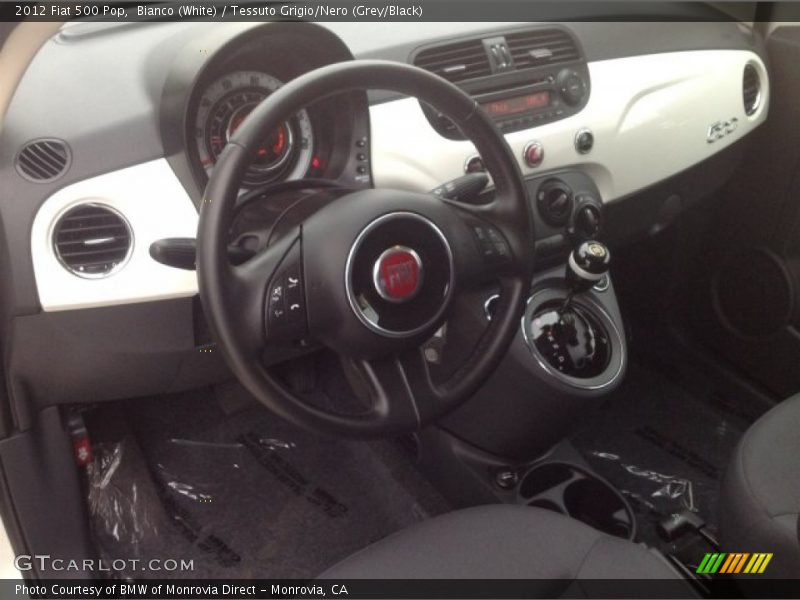 Bianco (White) / Tessuto Grigio/Nero (Grey/Black) 2012 Fiat 500 Pop