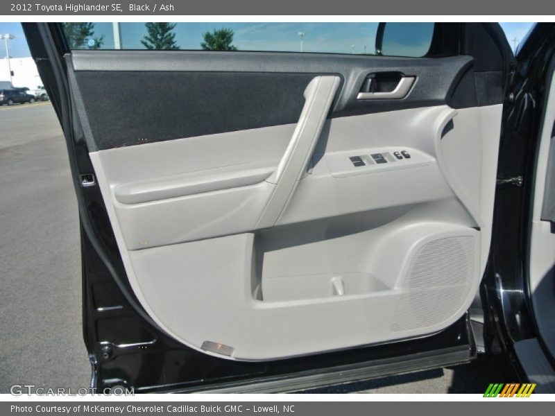 Black / Ash 2012 Toyota Highlander SE