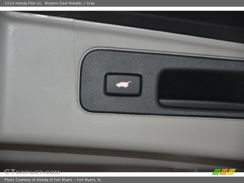 Modern Steel Metallic / Gray 2014 Honda Pilot LX