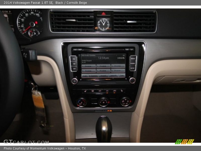 Black / Cornsilk Beige 2014 Volkswagen Passat 1.8T SE