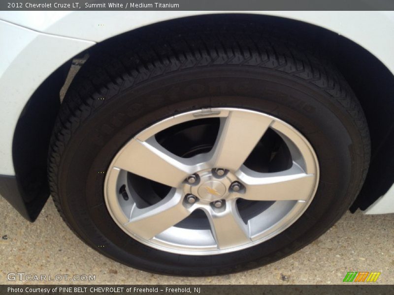 Summit White / Medium Titanium 2012 Chevrolet Cruze LT