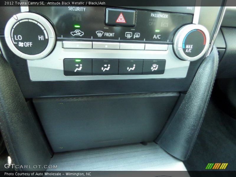 Attitude Black Metallic / Black/Ash 2012 Toyota Camry SE