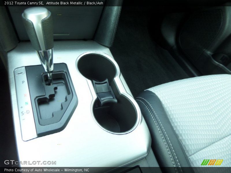 Attitude Black Metallic / Black/Ash 2012 Toyota Camry SE