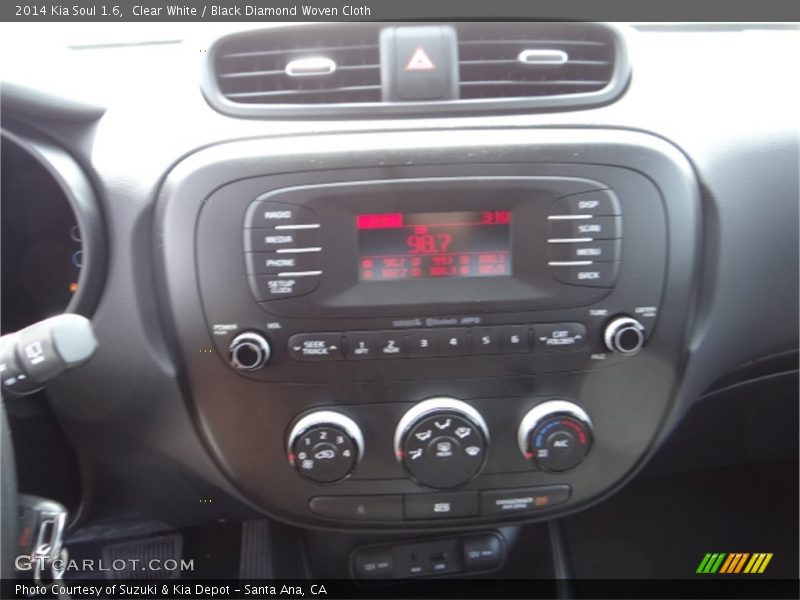 Clear White / Black Diamond Woven Cloth 2014 Kia Soul 1.6