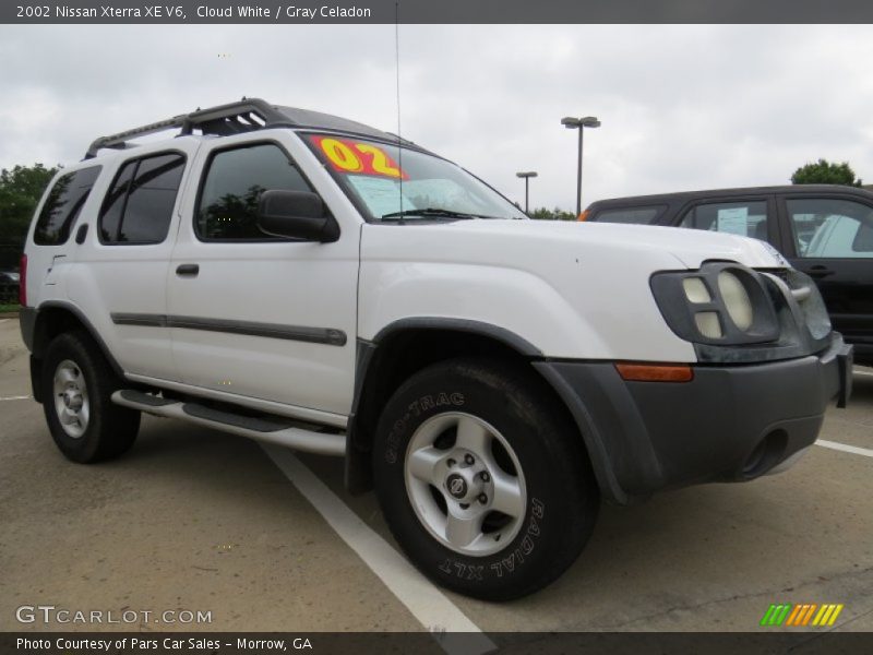 Front 3/4 View of 2002 Xterra XE V6