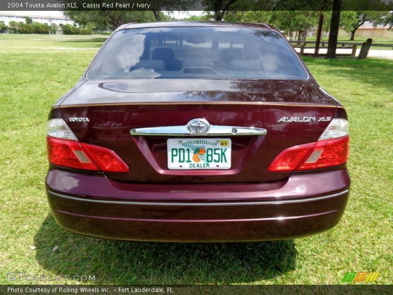 Cassis Red Pearl / Ivory 2004 Toyota Avalon XLS