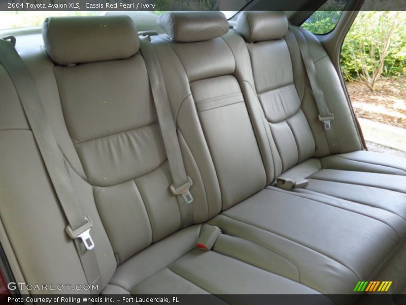 Cassis Red Pearl / Ivory 2004 Toyota Avalon XLS