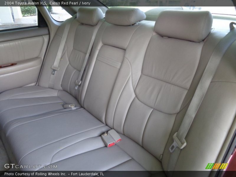 Cassis Red Pearl / Ivory 2004 Toyota Avalon XLS