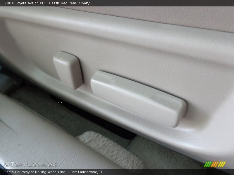 Cassis Red Pearl / Ivory 2004 Toyota Avalon XLS
