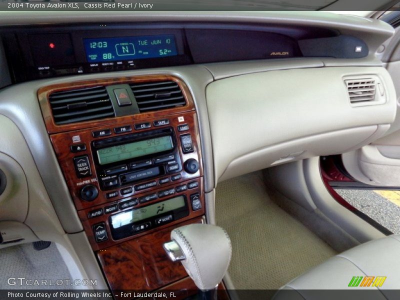 Cassis Red Pearl / Ivory 2004 Toyota Avalon XLS