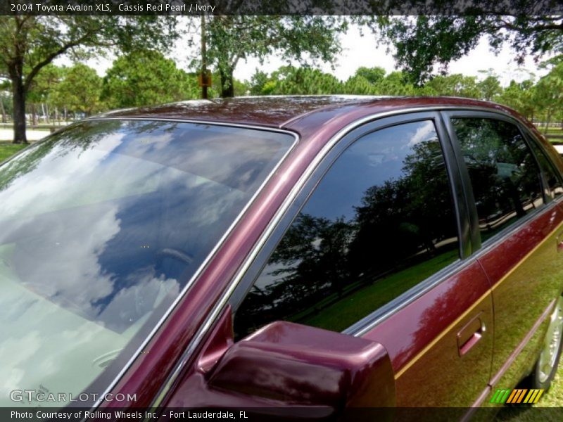 Cassis Red Pearl / Ivory 2004 Toyota Avalon XLS