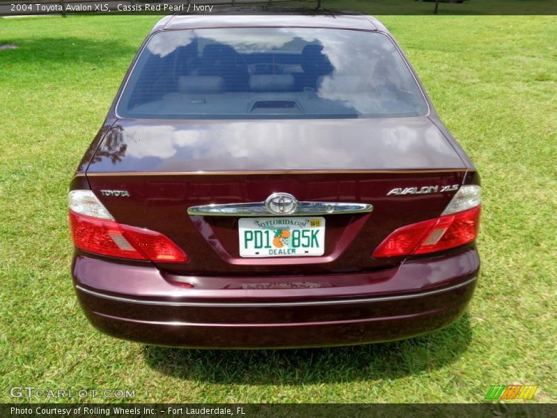 Cassis Red Pearl / Ivory 2004 Toyota Avalon XLS