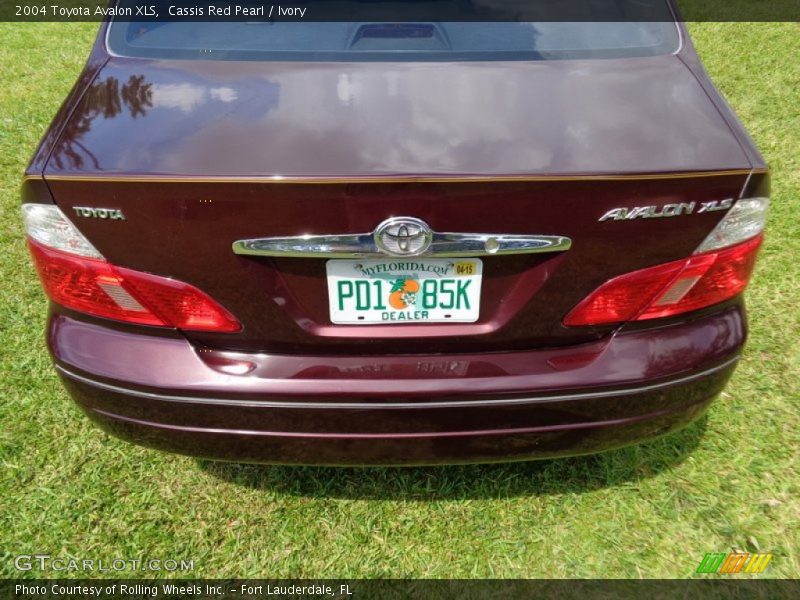Cassis Red Pearl / Ivory 2004 Toyota Avalon XLS