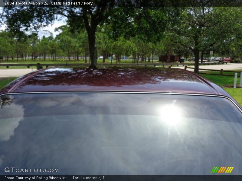 Cassis Red Pearl / Ivory 2004 Toyota Avalon XLS