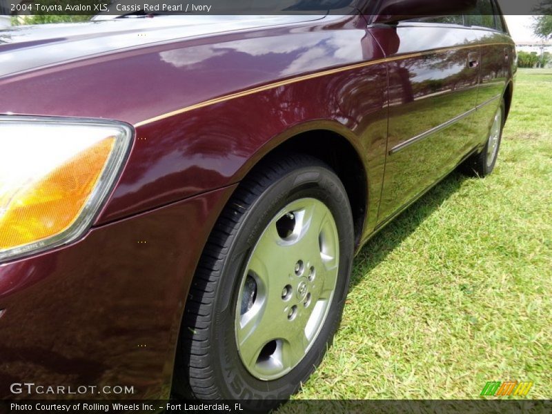 Cassis Red Pearl / Ivory 2004 Toyota Avalon XLS