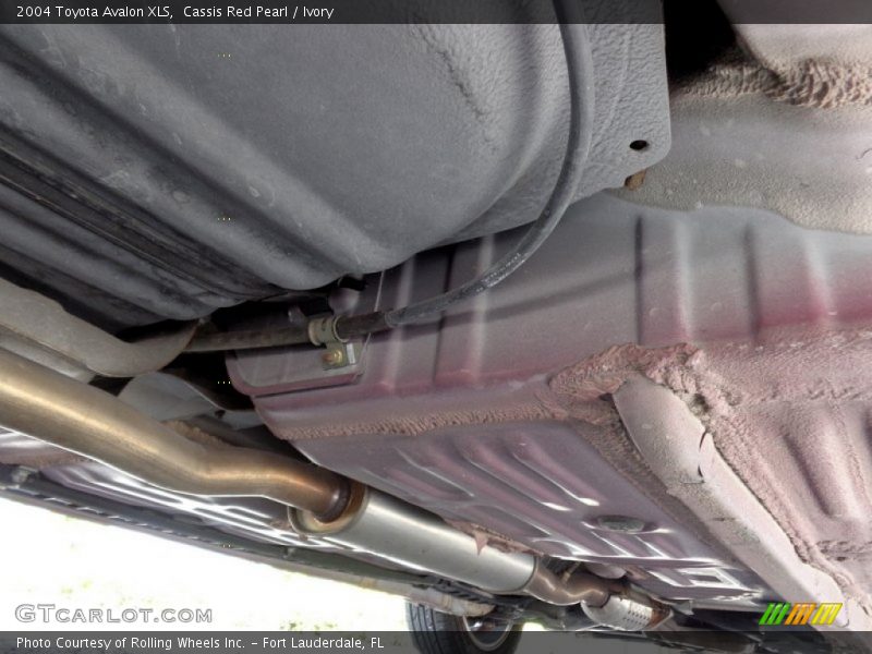 Cassis Red Pearl / Ivory 2004 Toyota Avalon XLS