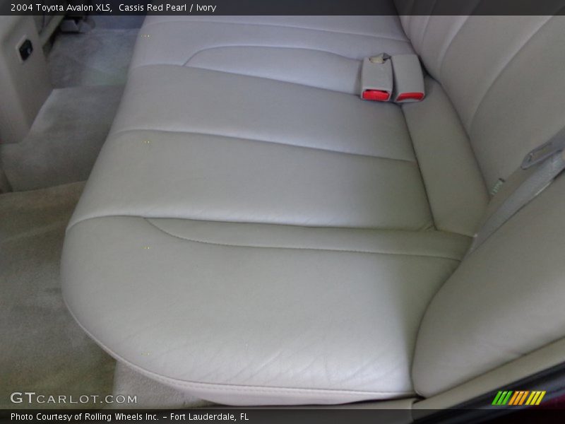 Cassis Red Pearl / Ivory 2004 Toyota Avalon XLS