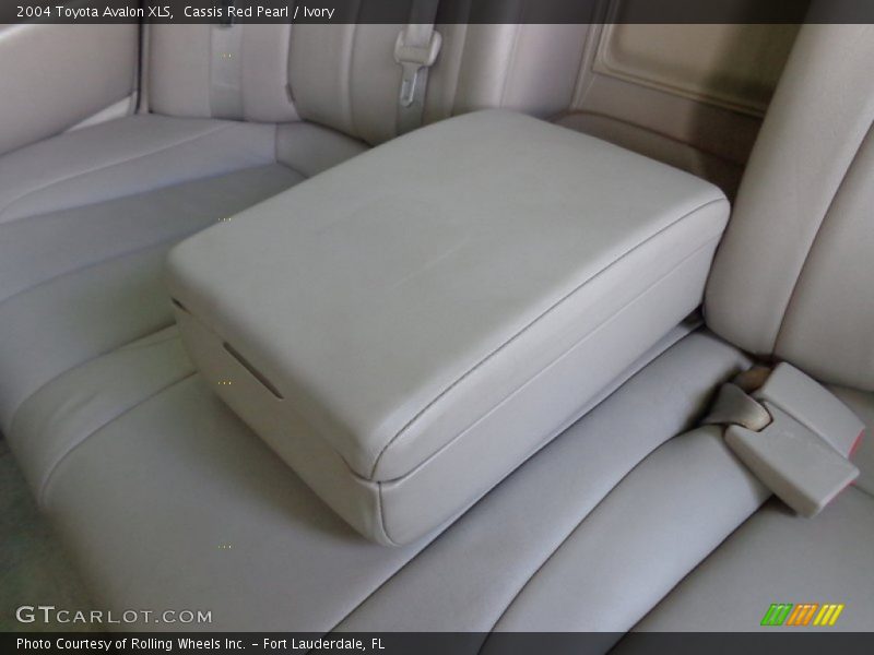 Cassis Red Pearl / Ivory 2004 Toyota Avalon XLS