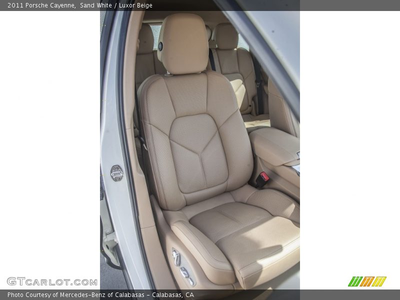 Sand White / Luxor Beige 2011 Porsche Cayenne