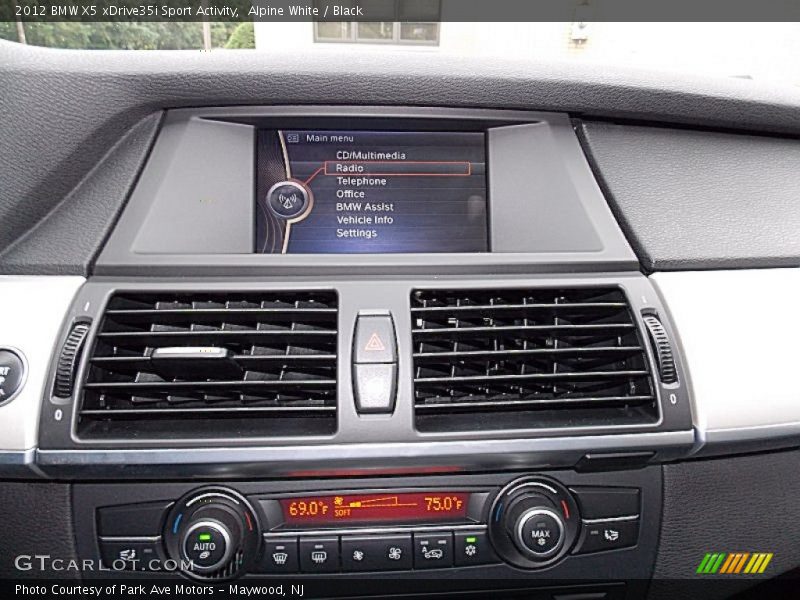 Controls of 2012 X5 xDrive35i Sport Activity
