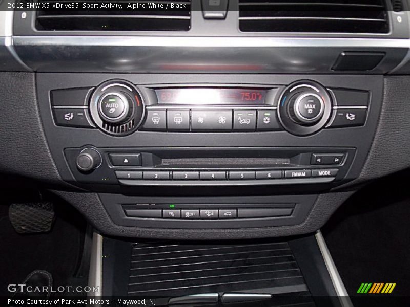 Controls of 2012 X5 xDrive35i Sport Activity