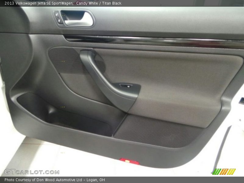 Candy White / Titan Black 2013 Volkswagen Jetta SE SportWagen