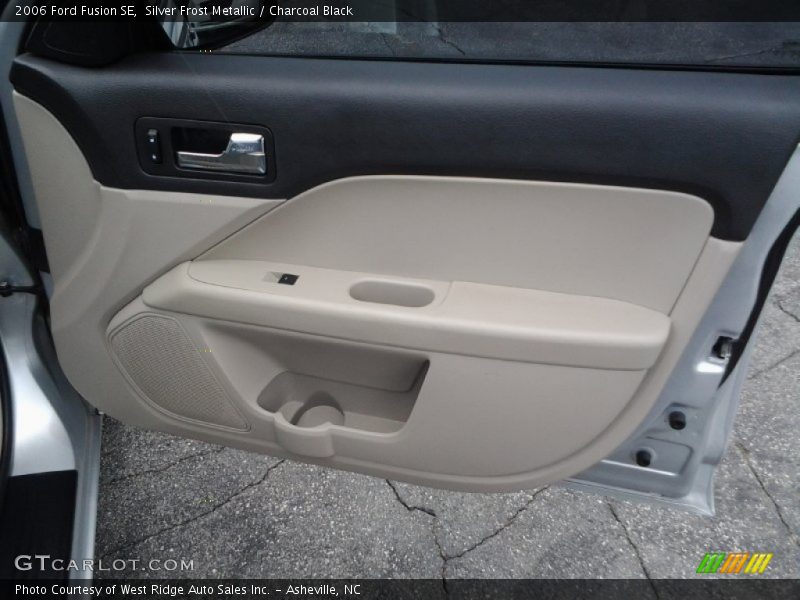 Door Panel of 2006 Fusion SE