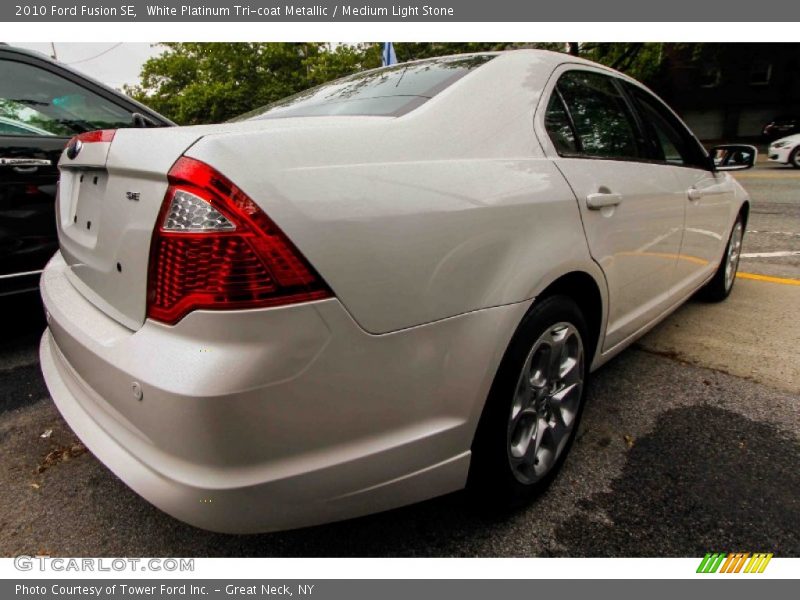 White Platinum Tri-coat Metallic / Medium Light Stone 2010 Ford Fusion SE