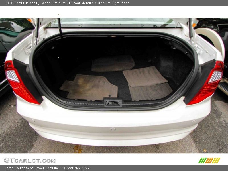 White Platinum Tri-coat Metallic / Medium Light Stone 2010 Ford Fusion SE