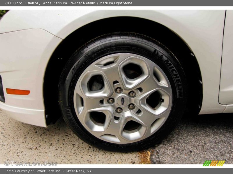White Platinum Tri-coat Metallic / Medium Light Stone 2010 Ford Fusion SE