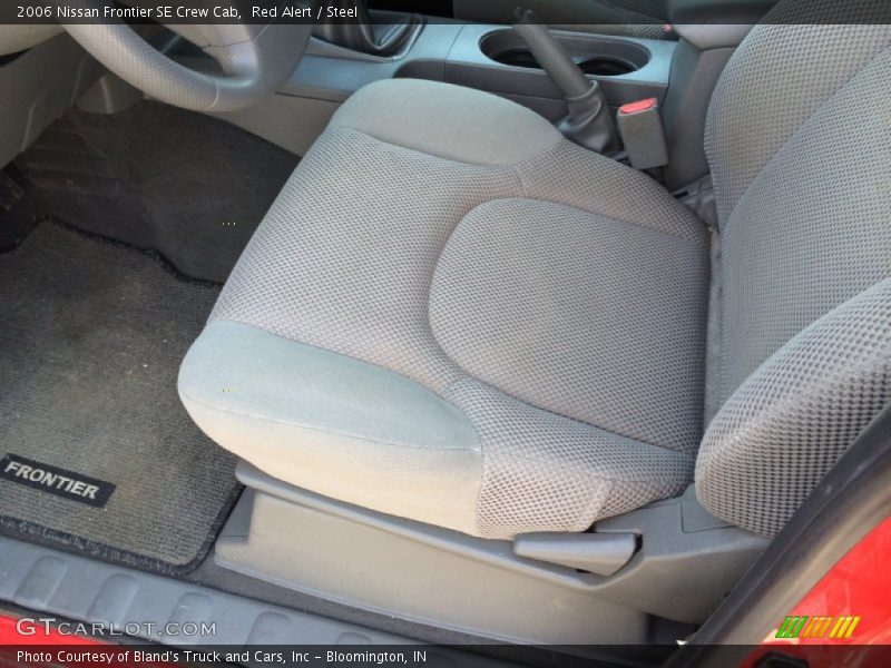 Red Alert / Steel 2006 Nissan Frontier SE Crew Cab