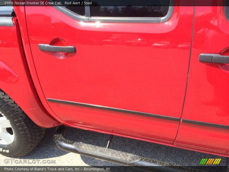 Red Alert / Steel 2006 Nissan Frontier SE Crew Cab