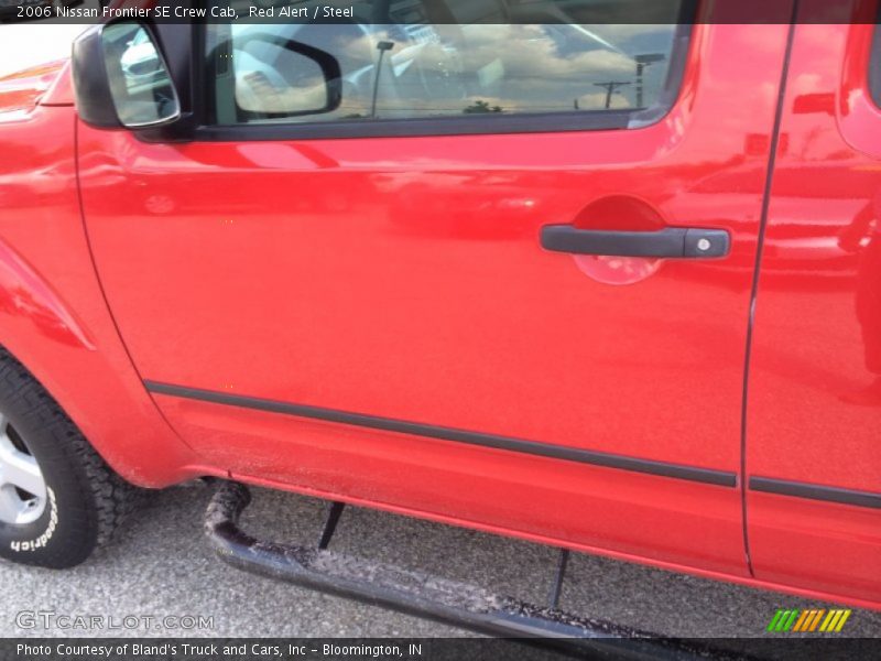 Red Alert / Steel 2006 Nissan Frontier SE Crew Cab