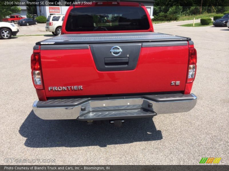 Red Alert / Steel 2006 Nissan Frontier SE Crew Cab