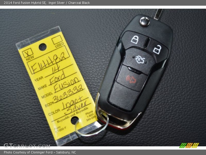 Ingot Silver / Charcoal Black 2014 Ford Fusion Hybrid SE