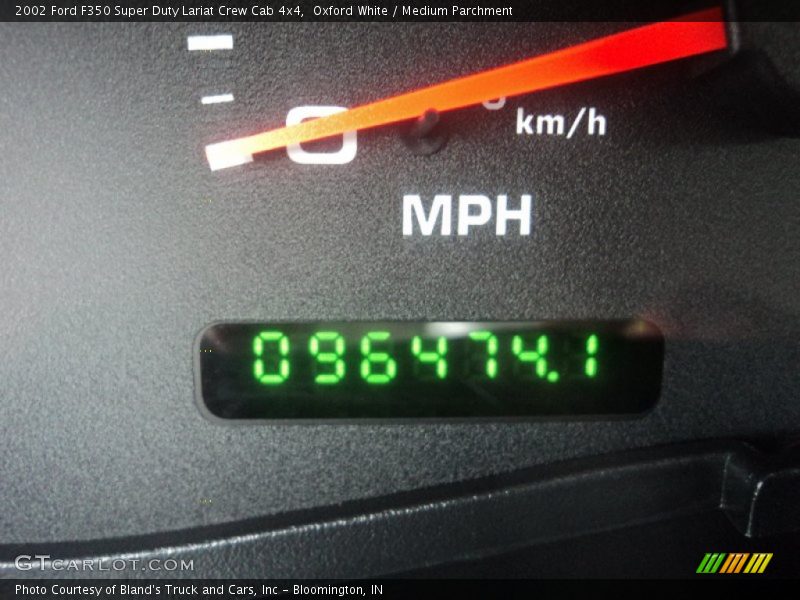 Oxford White / Medium Parchment 2002 Ford F350 Super Duty Lariat Crew Cab 4x4