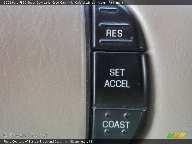 Oxford White / Medium Parchment 2002 Ford F350 Super Duty Lariat Crew Cab 4x4