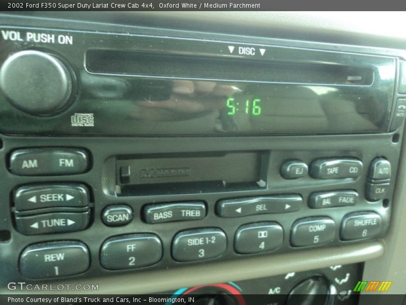 Oxford White / Medium Parchment 2002 Ford F350 Super Duty Lariat Crew Cab 4x4