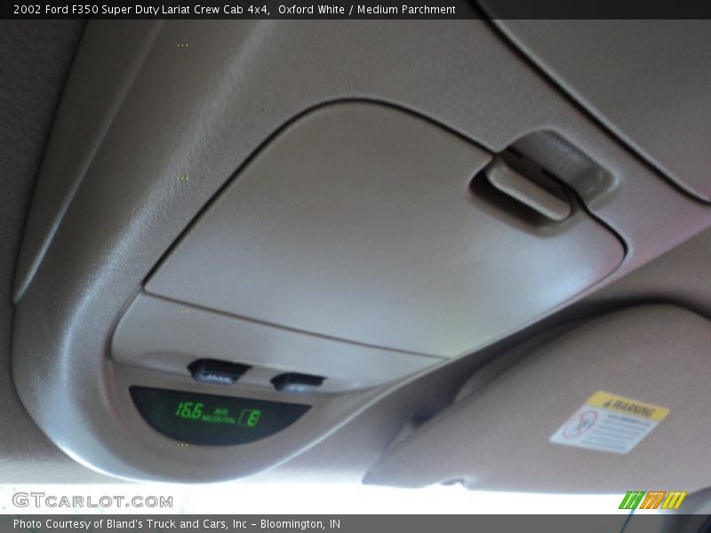 Oxford White / Medium Parchment 2002 Ford F350 Super Duty Lariat Crew Cab 4x4