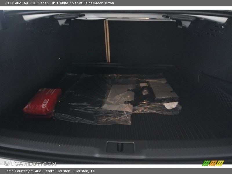 Ibis White / Velvet Beige/Moor Brown 2014 Audi A4 2.0T Sedan