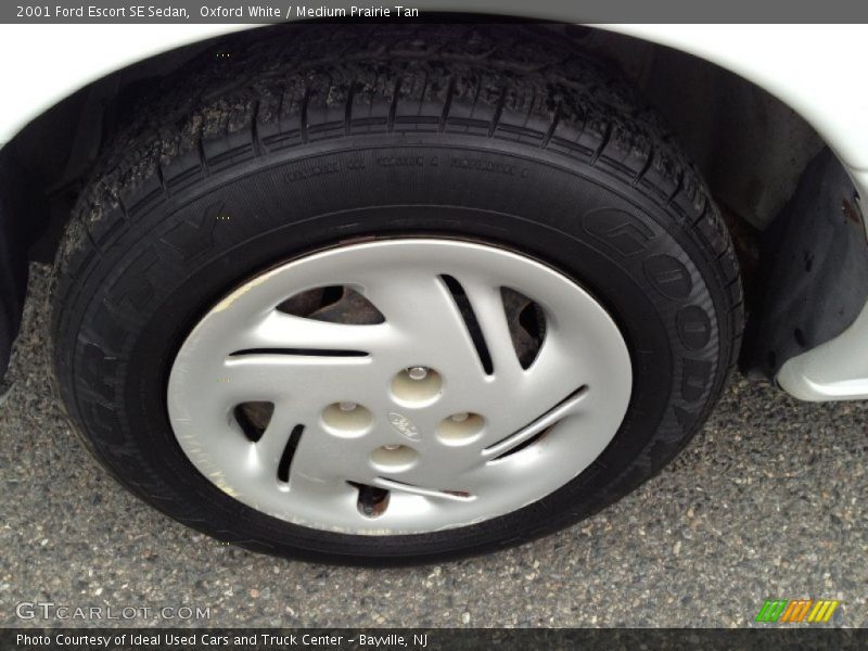 Oxford White / Medium Prairie Tan 2001 Ford Escort SE Sedan