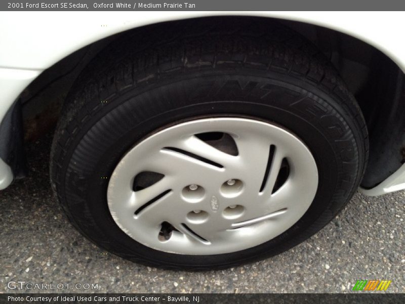 Oxford White / Medium Prairie Tan 2001 Ford Escort SE Sedan