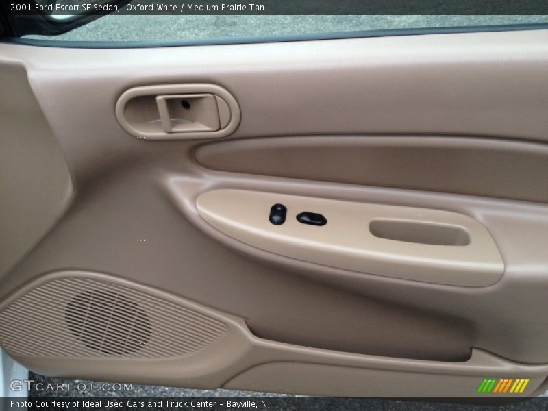 Oxford White / Medium Prairie Tan 2001 Ford Escort SE Sedan
