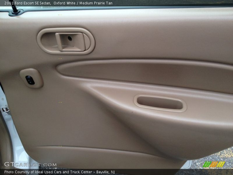 Oxford White / Medium Prairie Tan 2001 Ford Escort SE Sedan