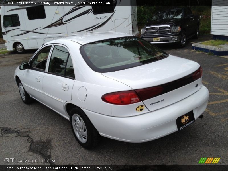 Oxford White / Medium Prairie Tan 2001 Ford Escort SE Sedan