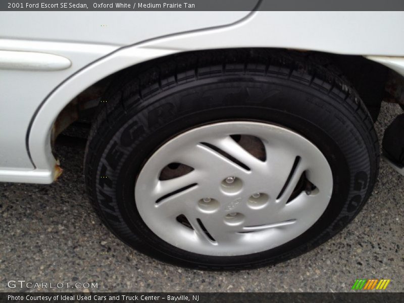 Oxford White / Medium Prairie Tan 2001 Ford Escort SE Sedan