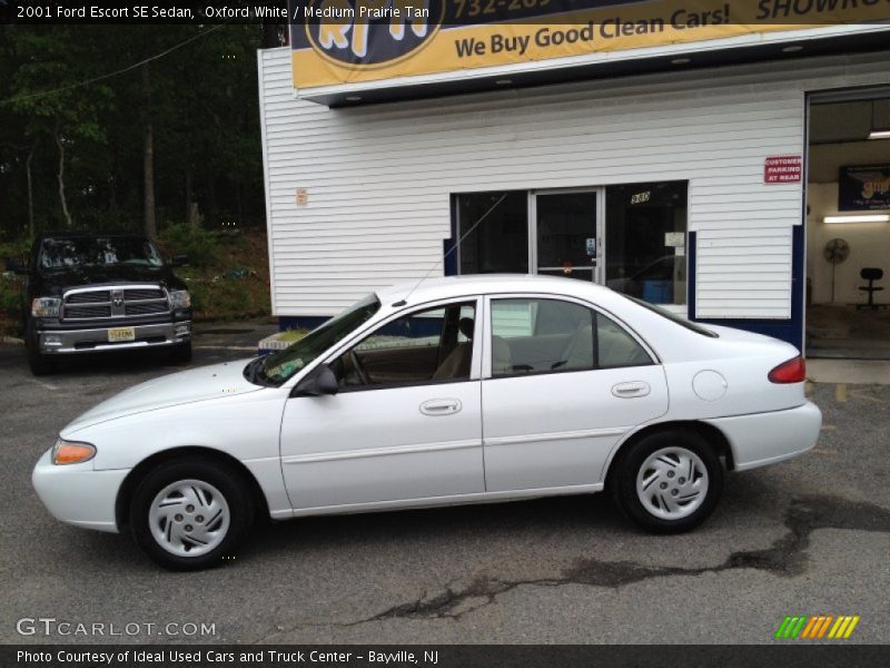 Oxford White / Medium Prairie Tan 2001 Ford Escort SE Sedan