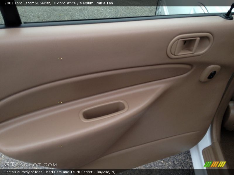 Oxford White / Medium Prairie Tan 2001 Ford Escort SE Sedan