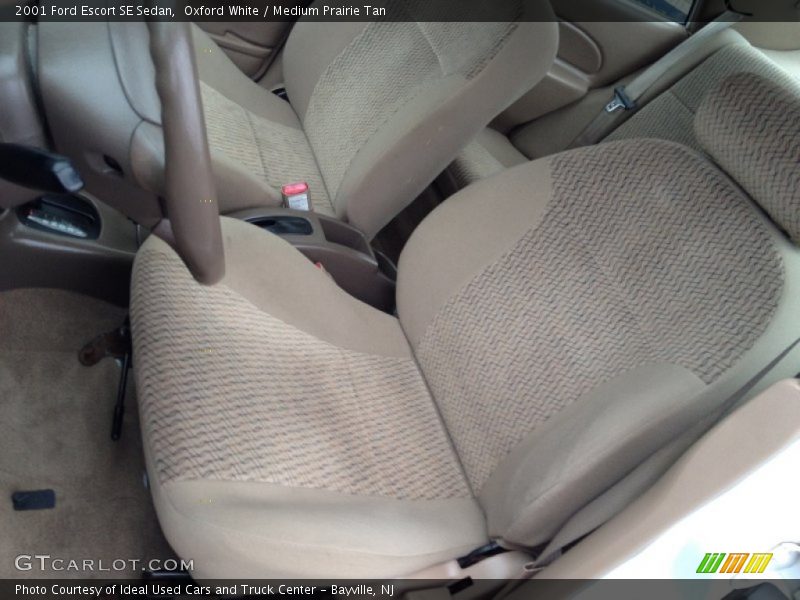 Oxford White / Medium Prairie Tan 2001 Ford Escort SE Sedan